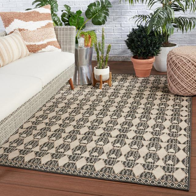 Jaipur Living Vibe Mahaba Maji Black Indoor/Outdoor Rug