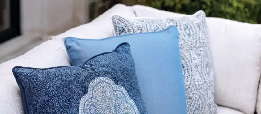 How to select the best fabric for your throw pillows?