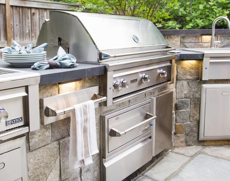 Built-in gas grills