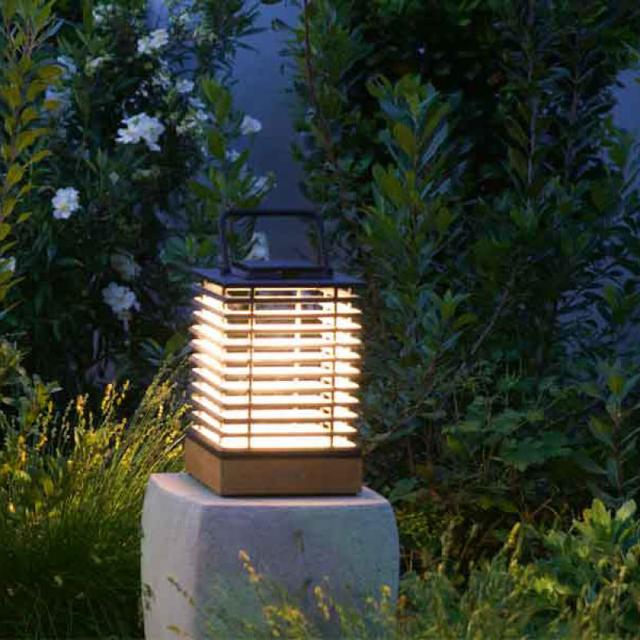 Les Jardins Tekura 14&quot; Solar LED Lantern