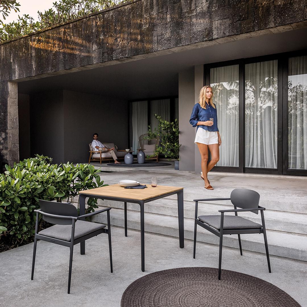 Gloster Carver/Allure 3-Piece Square Patio Dining Set